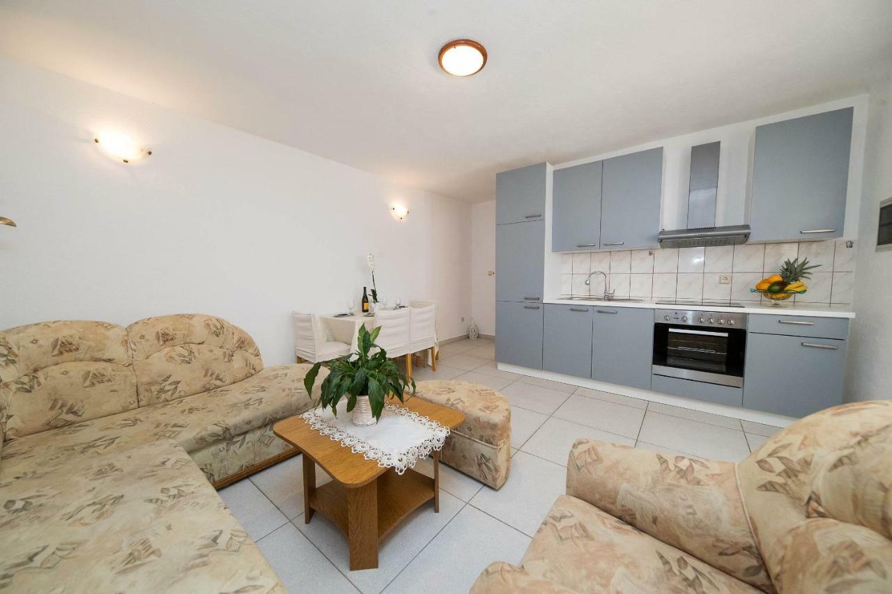 Apartmani Jordanka Crikvenica Exteriör bild